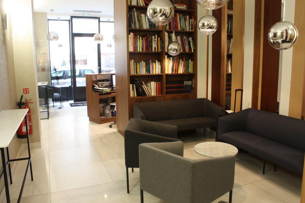 Le Malown Paris Bagian luar foto